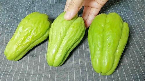 吃佛手瓜功效,绿色健康，益寿延年之选”